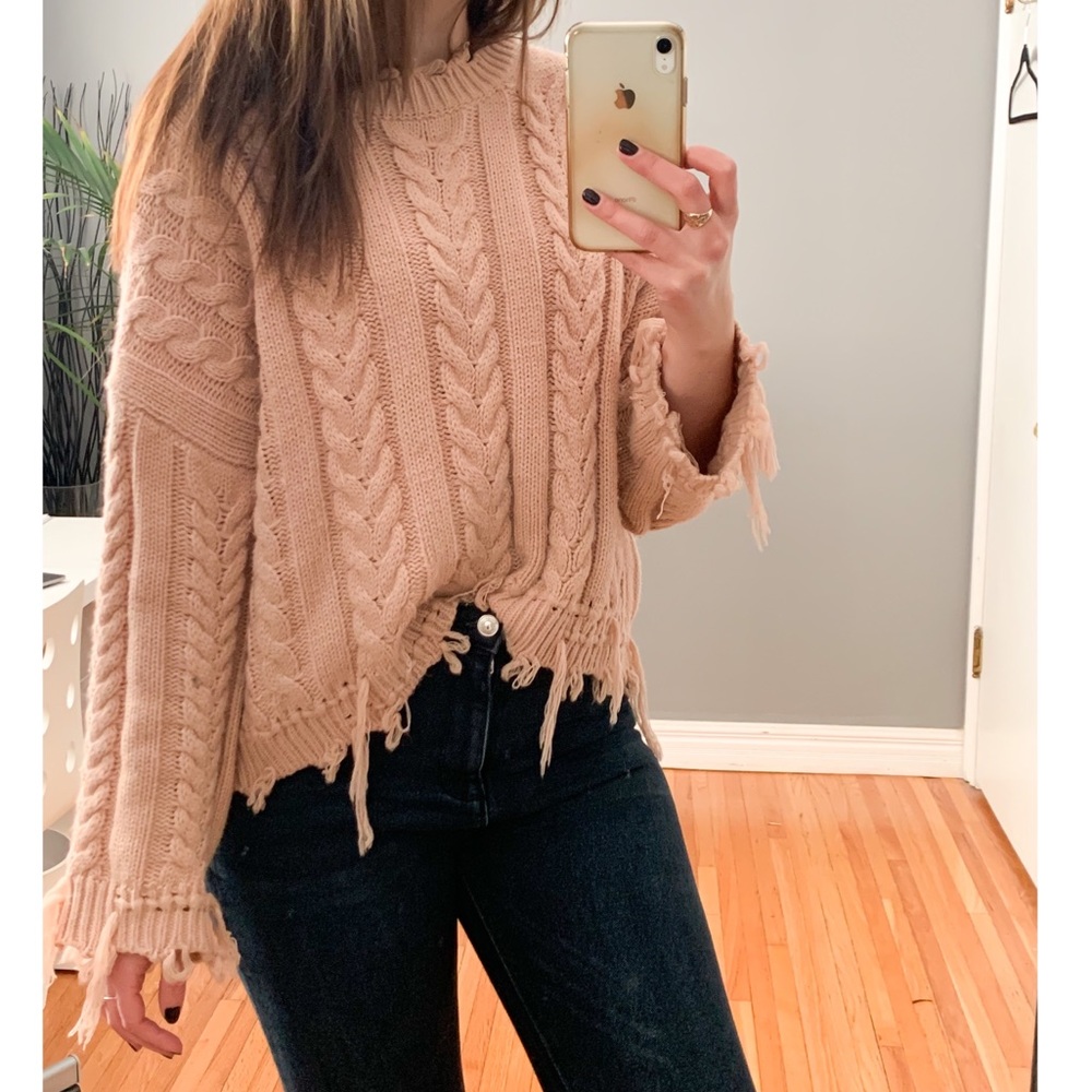 ⬇️ FINAL PRICE DROP Boohoo Distressed Cable knit